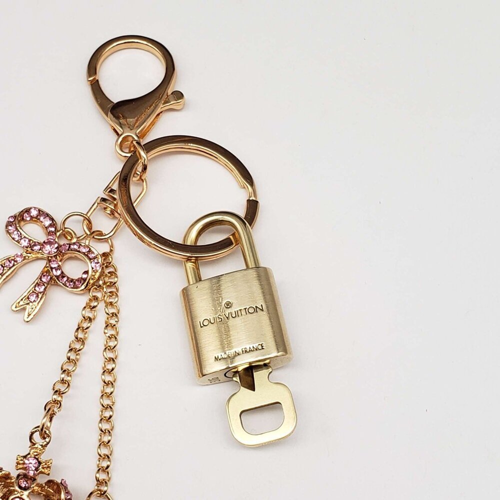 Louis Vuitton Gold Lock 🔑 Authentic LV Padlock + Bag Unbranded Flower Charm - Picture 4 of 9